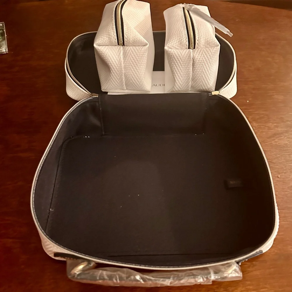 Estée Lauder make up case